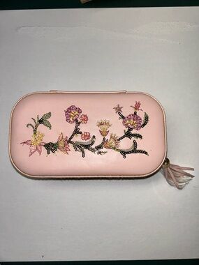 Rachel Zoe Pink Faux Leather Travel Jewelry Case Floral Embroidery Tassel Zipper